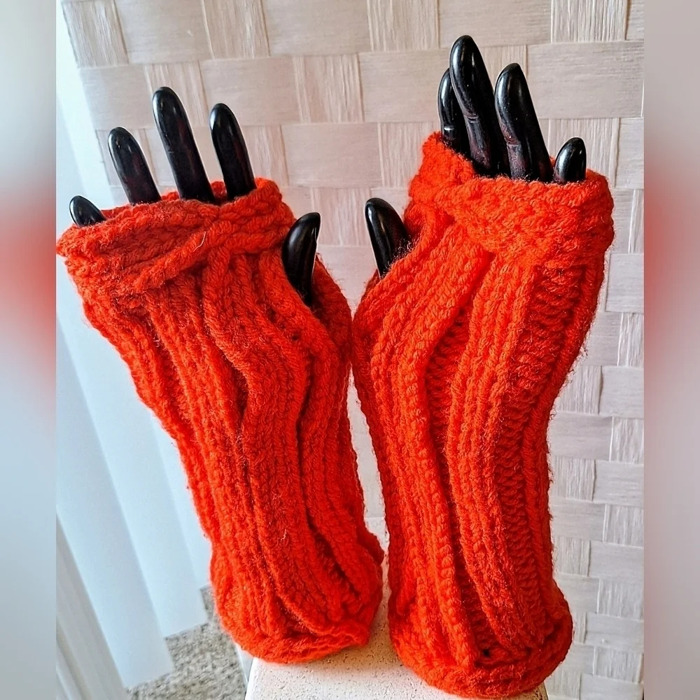 NWT Artisanal Fingerless Gloves